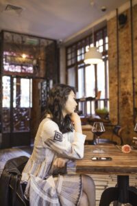 Kaip sukurti sėkmingą pažinčių profilį pašnekesių portale: 10 praktinių patarimų Kauno vienišiams