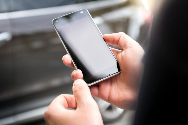 Kaip patikrinti telefoną prieš perkant naudotą įrenginį Kaune